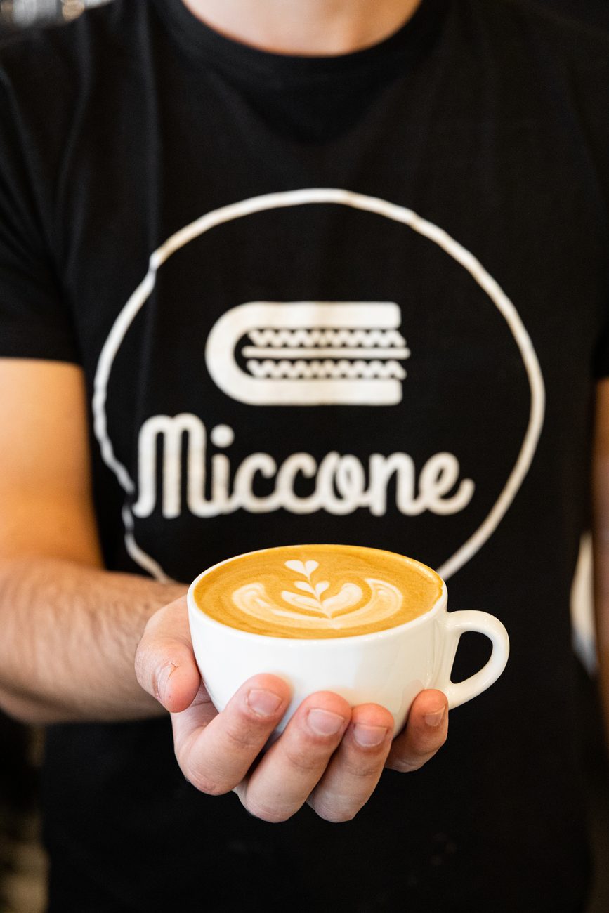 Latte art preparato con lo specialty coffee Miccone