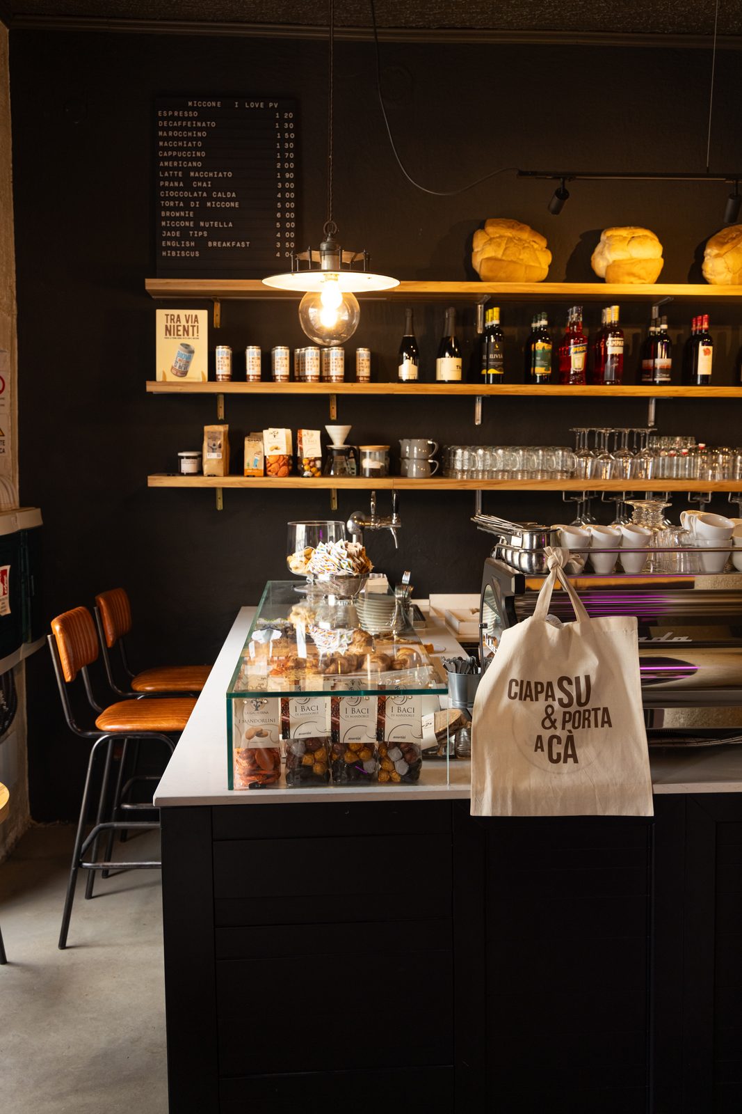 Il banco caffetteria di Miccone
